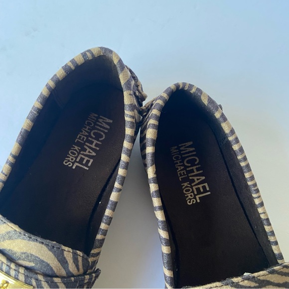 Michael Kors Zoey Zebra Print Loafers Kids Size 2 - Picture 10 of 14